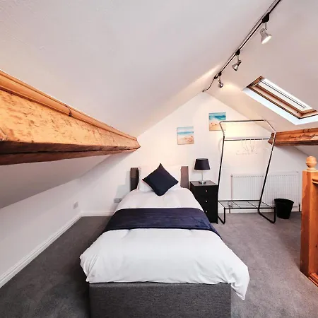 Aspen, 3 Bedrooms With Parking *